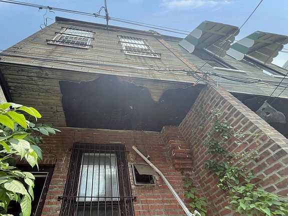 4th image of 1224 N Alden St