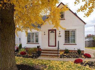 8708 Pinegrove Ave, Parma, OH