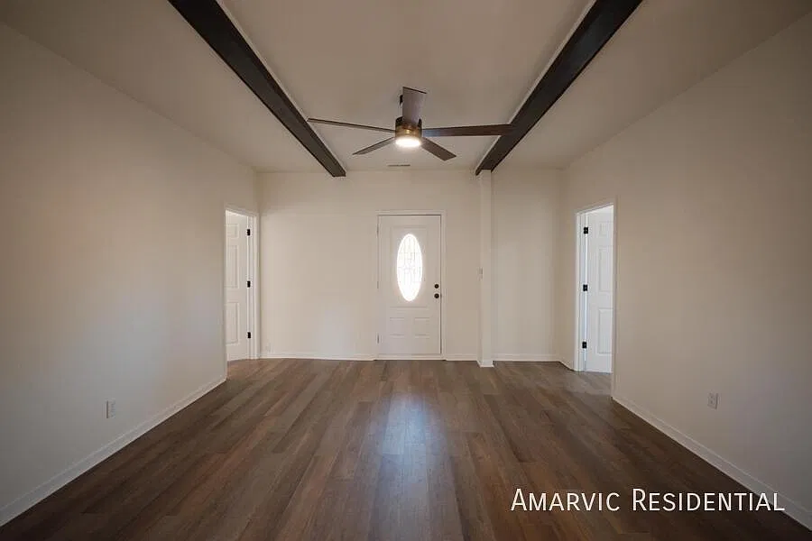 3 bed, 1200 sqft, $1,350 — Photo 3