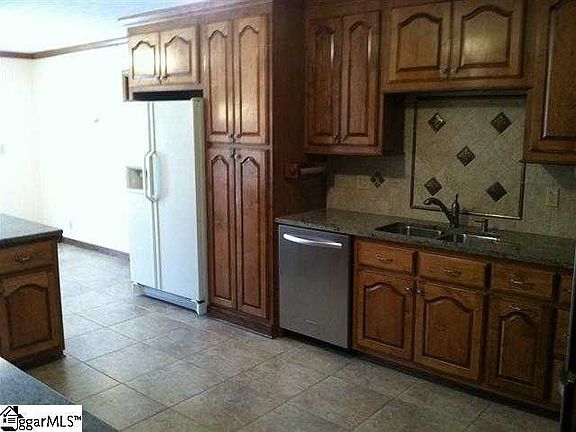3rd image of 101 New Haven Dr