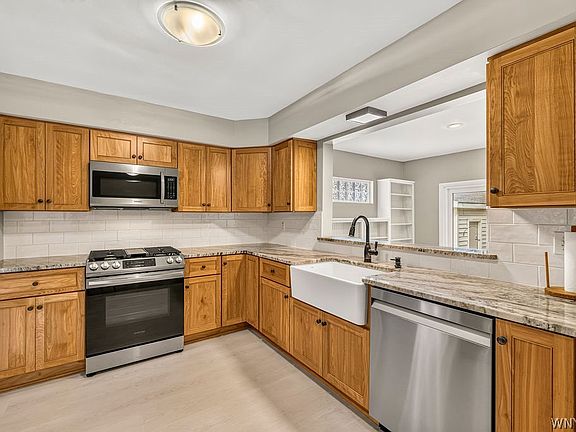 3rd image of 460 N 8th St