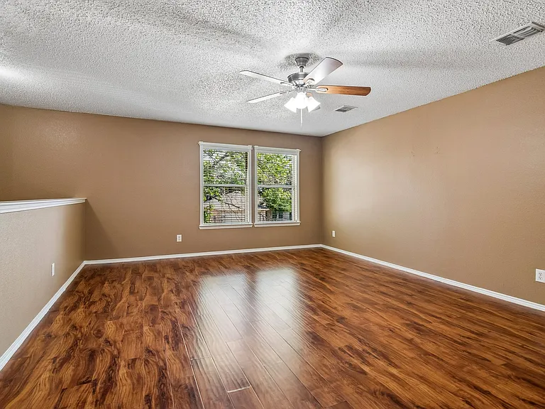 2232 Chestnut Dr — Photo 15