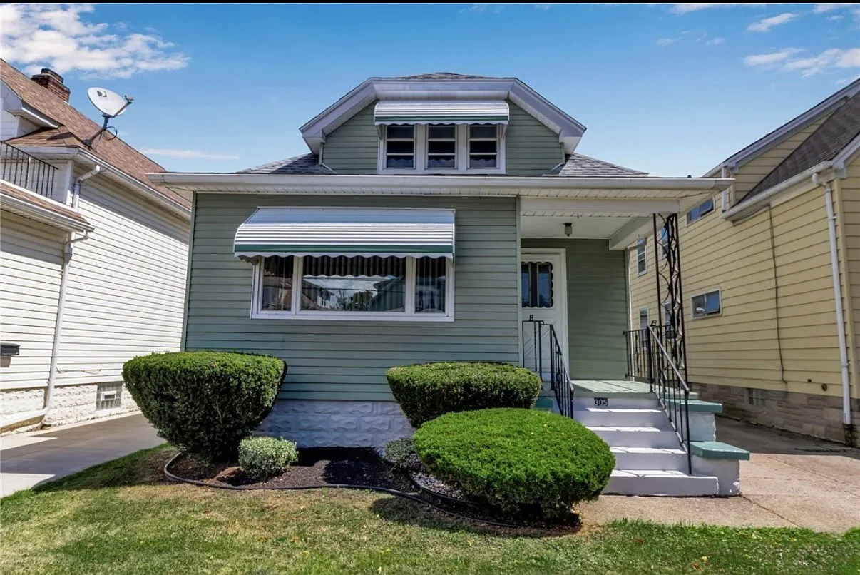 2 bed, $1,100 — Photo 2