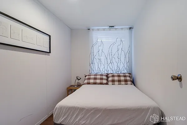 Rented by Halstead Real Estate | media 32