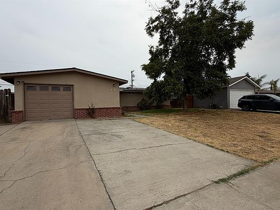 2nd image of 136 Pico Ave