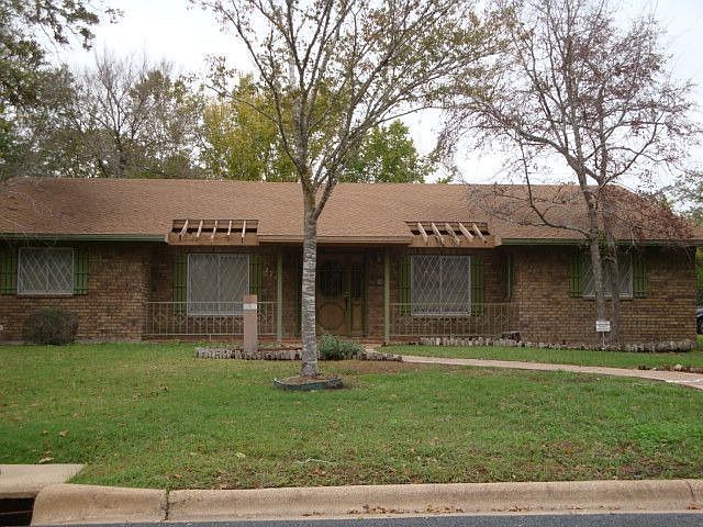 1st image of 2713 Brookway Dr