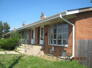 8800 Robin Dr APT B, Des Plaines, IL 60016