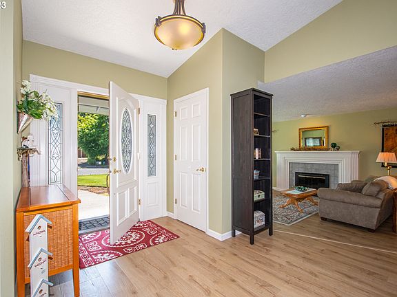 Entrance/Foyer>
