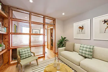 Rented by R New York