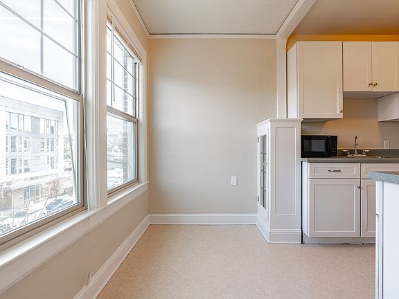5th image of 1729 12th Ave #1-305
