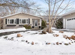 1606 Andover Rd SE, East Grand Rapids, MI 49506