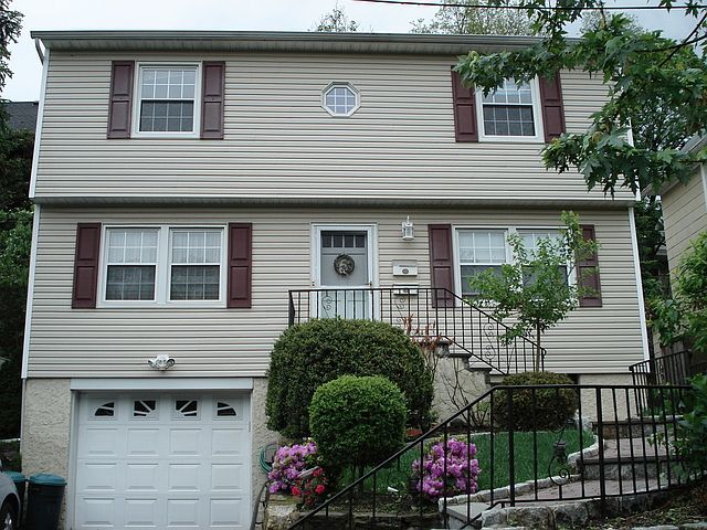 1st image of 14 Oak Ave