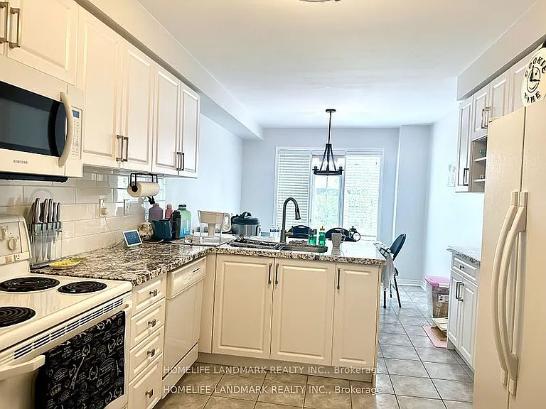 52 Beresford Dr — Photo 4