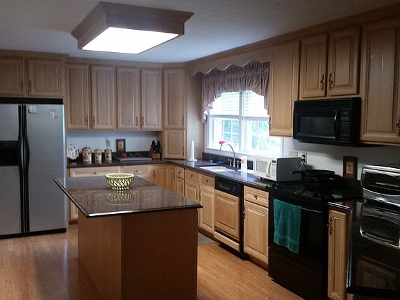 4th image of 321 Williamsburg Ct