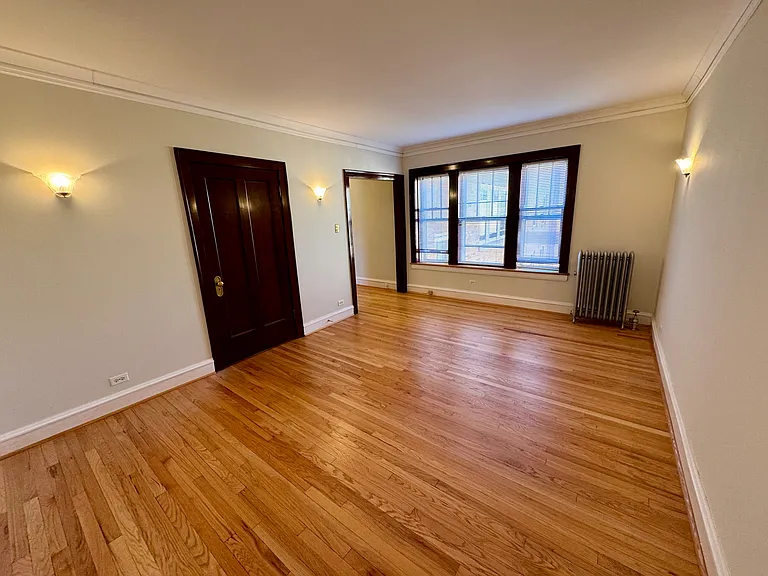 2223 W Argyle St #2 — Photo 2