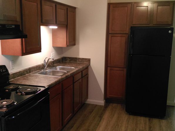 413 Burritt Rd APT 1