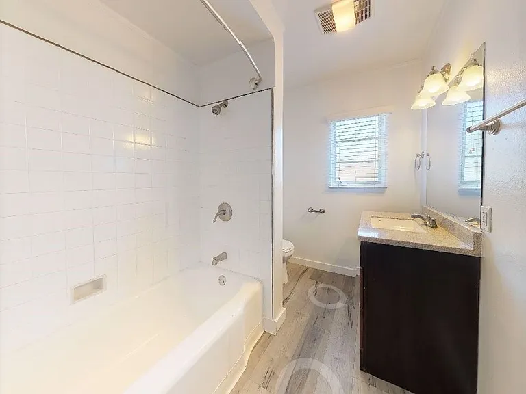 1136-1160 N. El Centro Ave — Photo 31