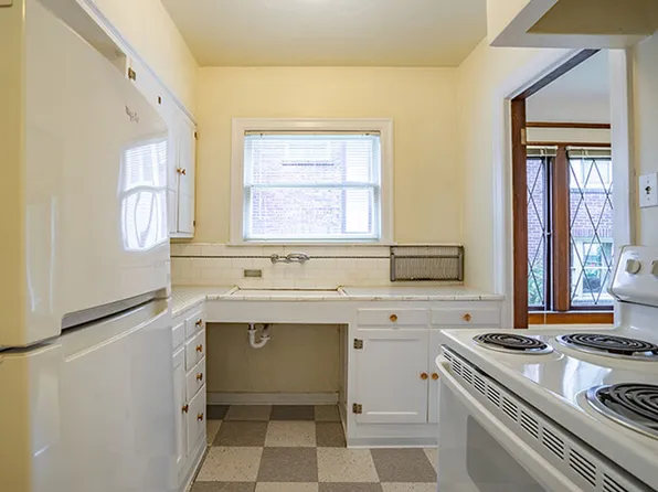 Crest Apartments, 1105-1107 E Republican St #D, Seattle, WA 98102
