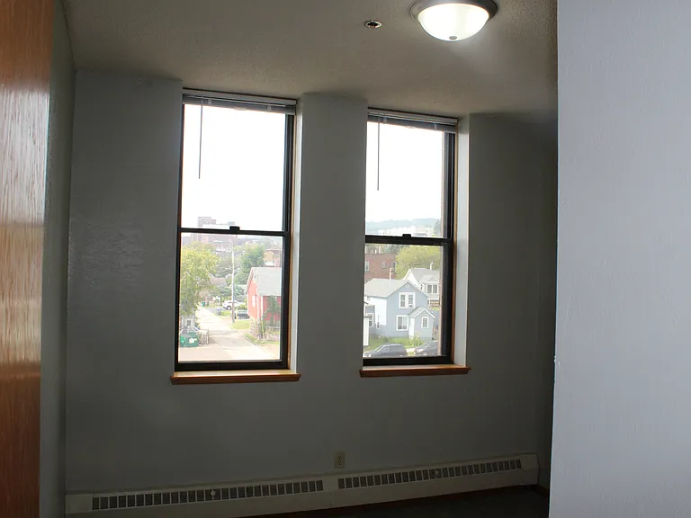 Jefferson Square Apartments — Photo 16