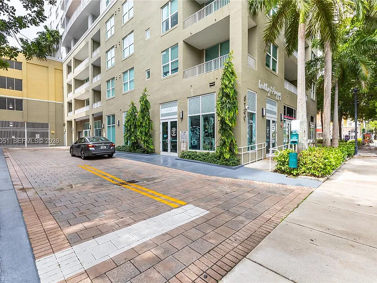 3180 SW 22nd St #501 — Photo 35