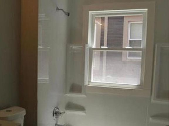 2nd image of 531 Chestnut Ave #3N
