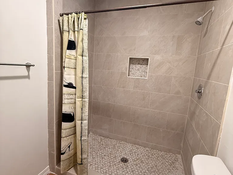 865 S 12th Ave — Photo 12