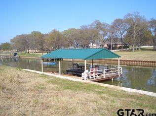 14 Azure Ln, Corsicana, TX 75109