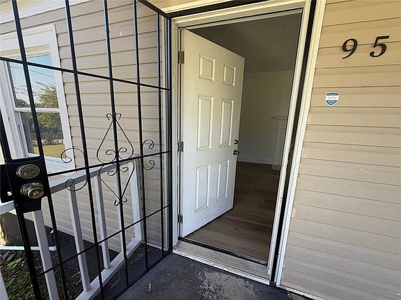 3rd image of 952 Estes Dr SW
