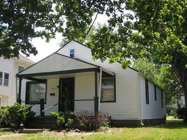 1st image of 313 E College St
