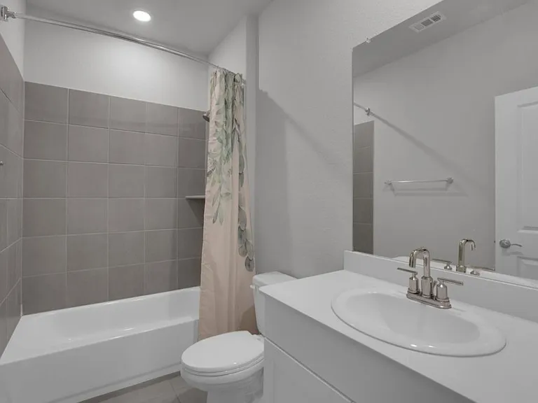 Bathroom 2_downstairs.