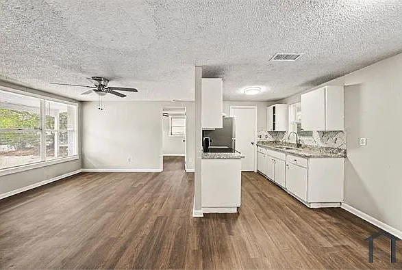 5608 E 29th Ave — Photo 13