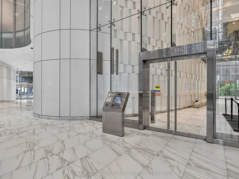 12 York St S #5102 — Photo 4