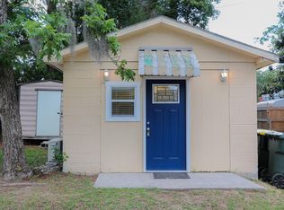 8 W 51st St #B, Savannah, GA 31405