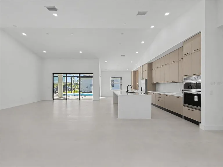 14687 Lillian Cir — Photo 7