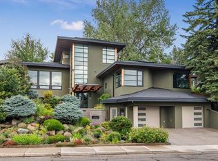 2320 SW Juniper Rd NW, Calgary, AB T2N3V2