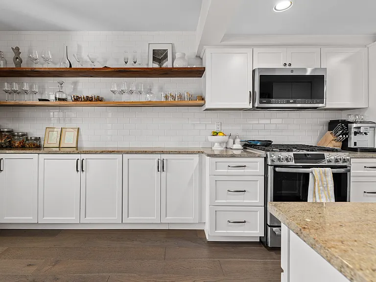 704 Oakbrook Ridge Dr — Photo 8