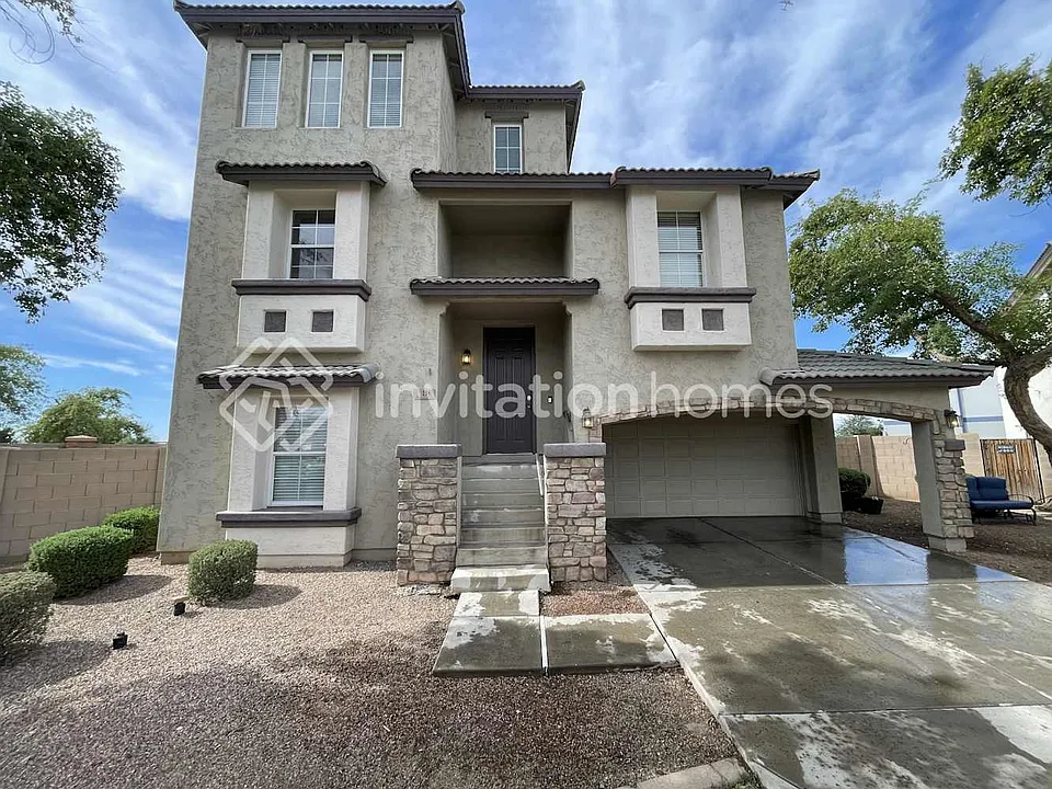 116 N 66th Ln