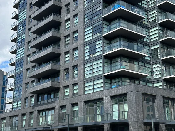 1606 Charles St #1308, Whitby, ON L1N 0P1
