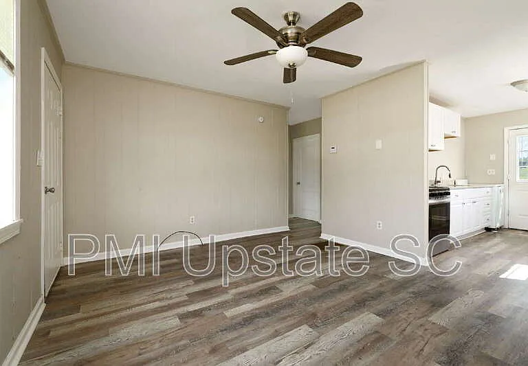 700 Brook St #4 — Photo 3