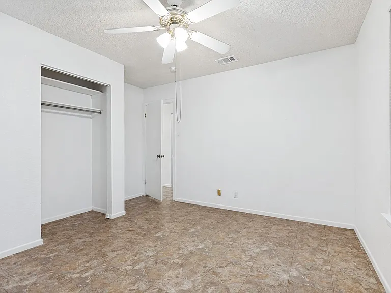 122 Surrels Ave — Photo 16