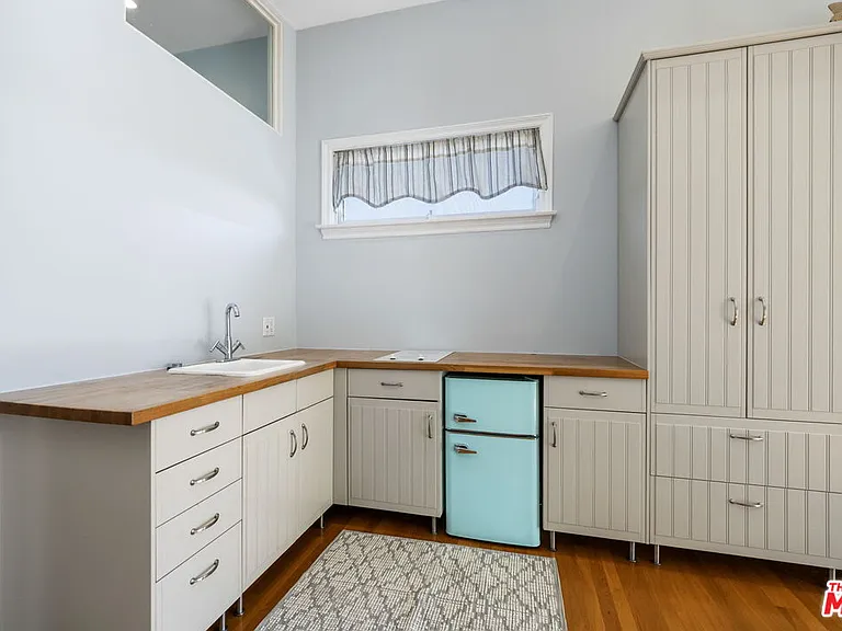 11215 W Sunset Blvd — Photo 36