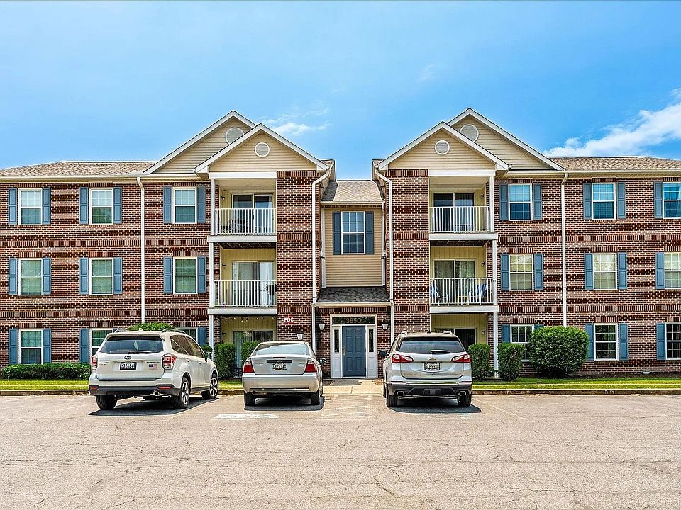 1st image of 3850 Shadywood Dr Unit 3D
