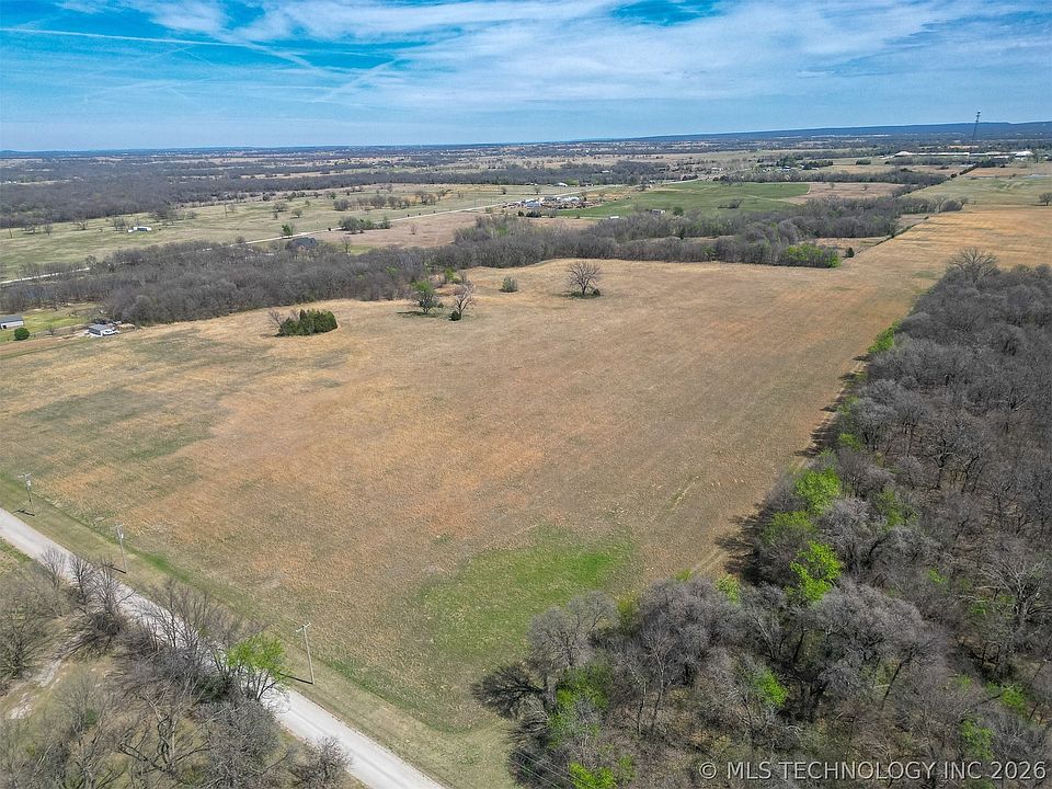 2nd image of 150 North Rd