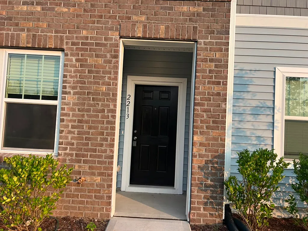 3 bed, 1594 sqft, $1,795 — Photo 2
