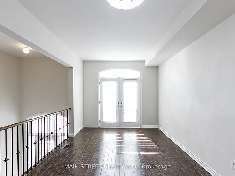 114 Sandwell St — Photo 5