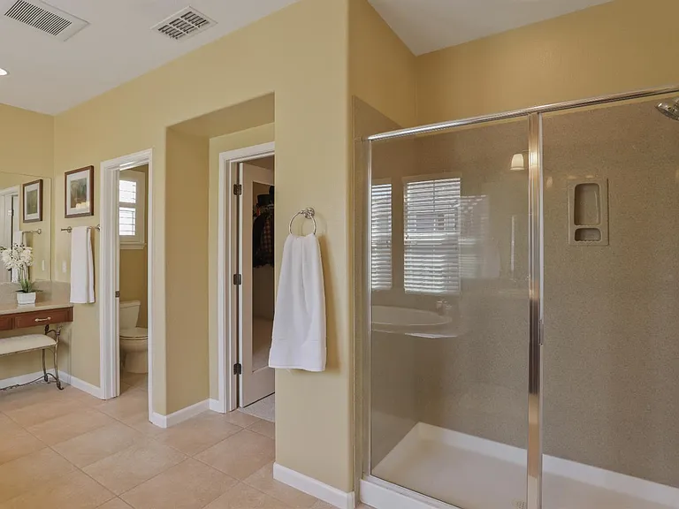 652 W Sombra Way — Photo 2