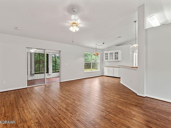 5th image of 1402 Island Cove Dr