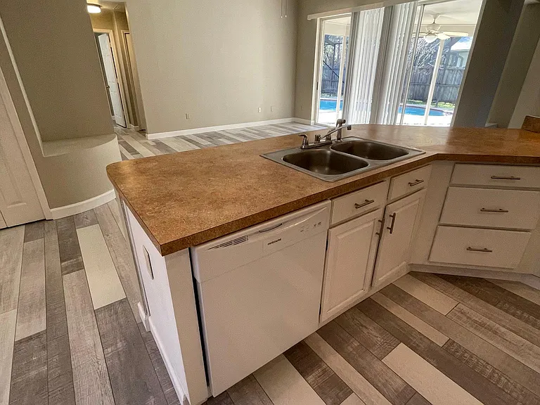 9303 Rockrose Dr — Photo 39