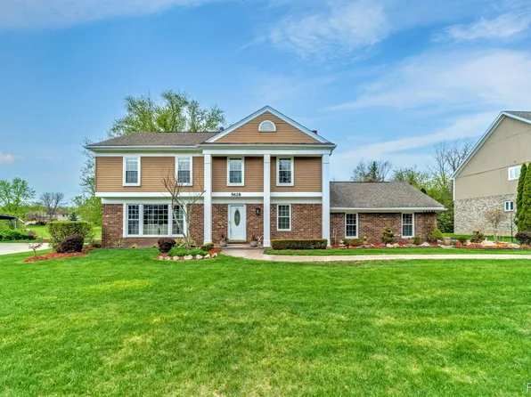 5628 Warrenshire Dr, West Bloomfield, MI 48322