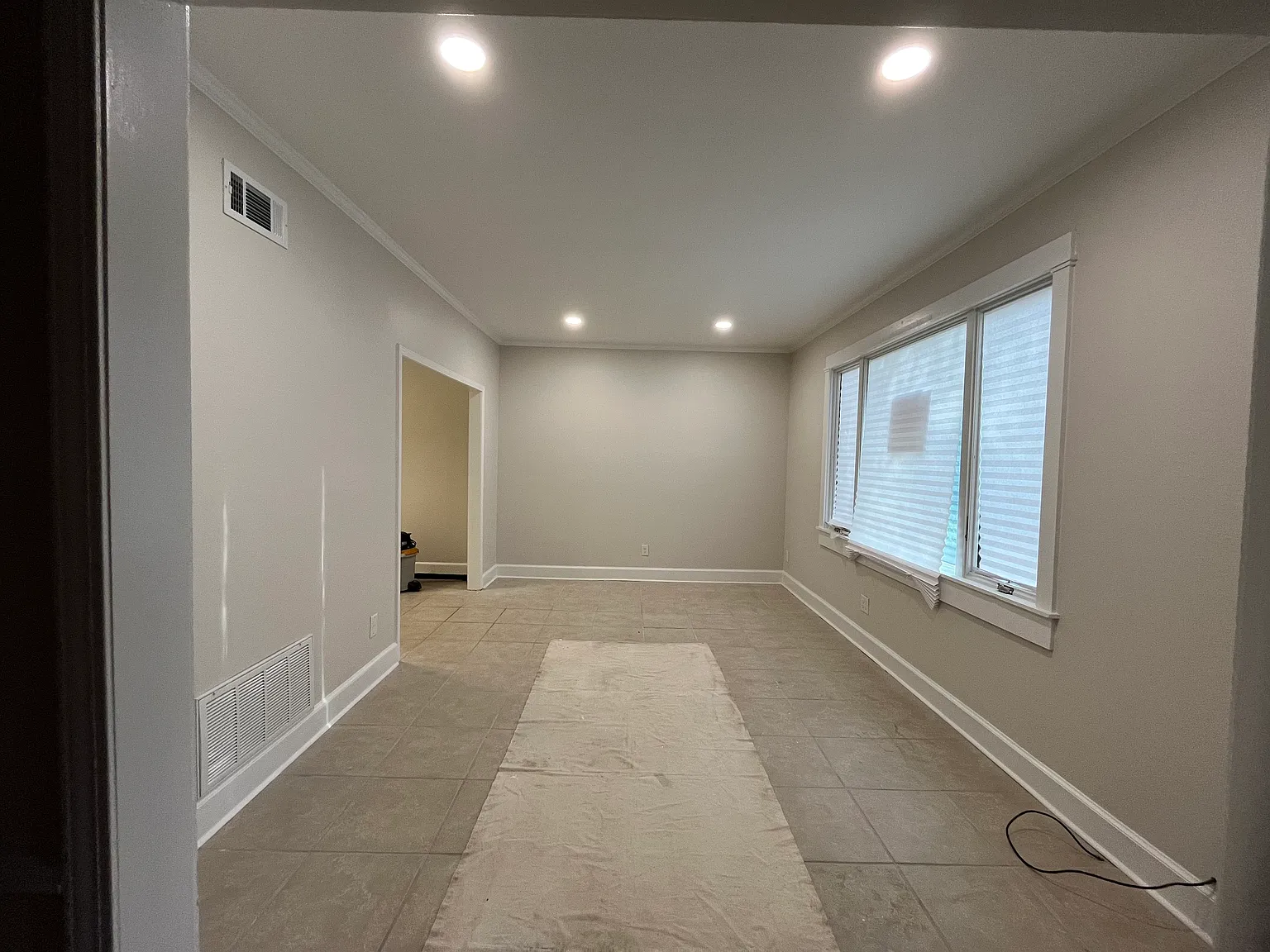 3 bed, 2.5 bath, 2000 sqft, $2,400 — Photo 2